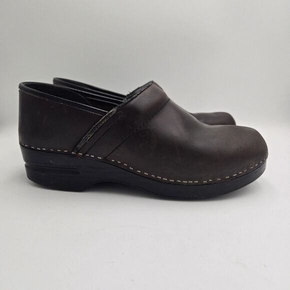 Dansko Professional Clogs Womens Size 40 US 10 Brown Leather Slip On Work Shoes - Picture 1 of 8